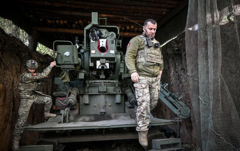 Згідно з повідомленням ISW, російські війська на Лиманському напрямку створюють враження чисельної переваги над Збройними силами України, піднімаючи прапори.