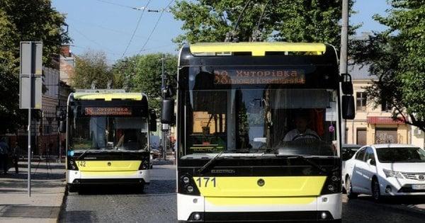 У Львові було внесено зміни до маршруту громадського транспорту у зв'язку з оголошенням повітряної тривоги.