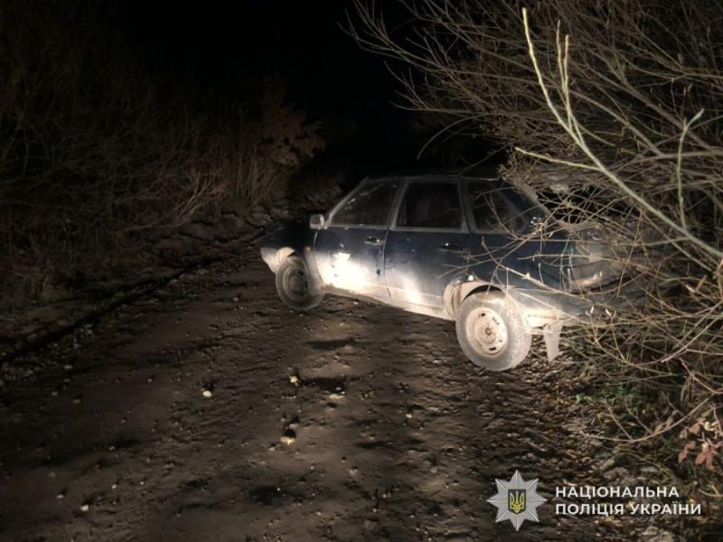 У Львівській області нетверезий дезертир здійснив напад на своїх знайомих і викрав їхній автомобіль.