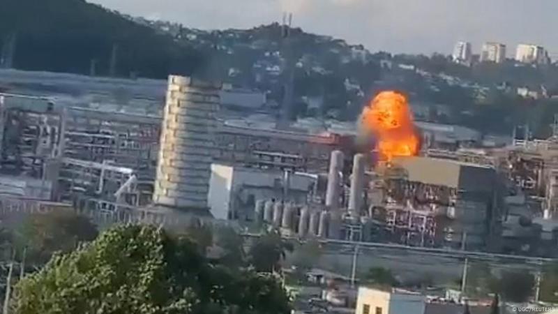 У Туапсе, Росія, було здійснено напад за допомогою безпілотників: внаслідок цього постраждали танкер та вантажний термінал.