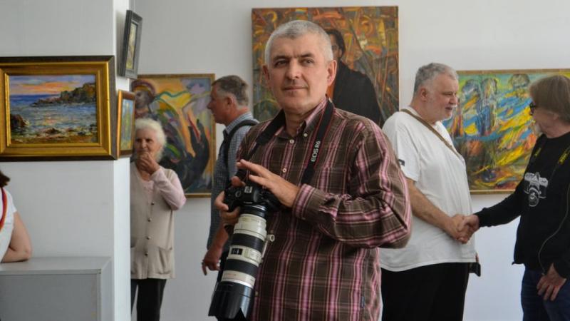 У Франківську правоохоронці ідентифікували нападника на фотожурналіста Юрія Рильчука.