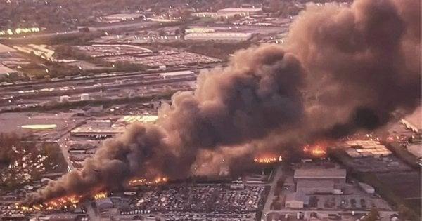 В Сполучених Штатах стався авіаційний інцидент з вантажним літаком, внаслідок якого загинули та отримали травми люди.