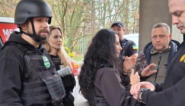 У ТЦК висловили свою думку щодо арешту охоронця Анджеліни Джолі.