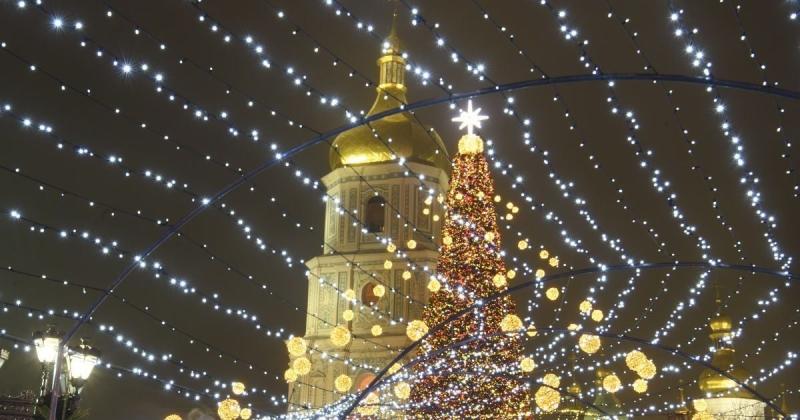 Цього року центральна ялинка України на Софійській площі матиме унікальний вигляд.
