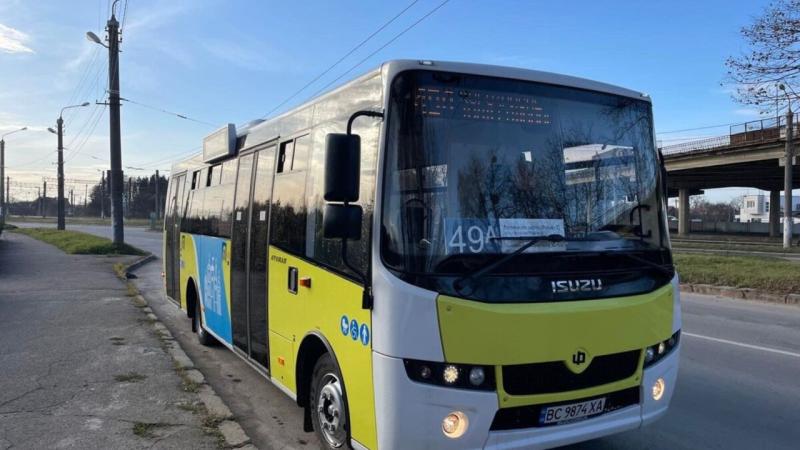 Кондиціонери, низькопідлогові секції. У Львові на маршрути виїжджають нові автобуси.