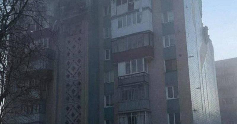 Чудо трапилося: у Тернополі рятувальники витягли живого чоловіка з-під уламків.