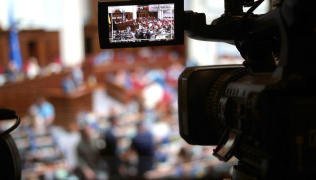 Затримка в затвердженні бюджету не призведе до жодних реальних наслідків, стверджує фахівець.