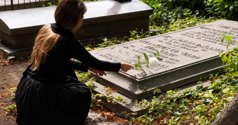 Не варто залишати кладовище, якщо не виконаєш цю умову: важливий момент.