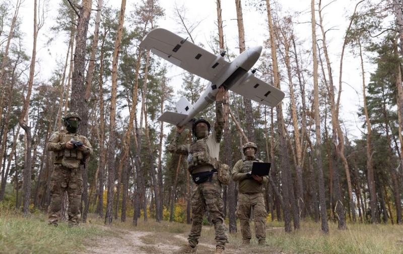 Сили оборони завдали удару по двом нафтобазам і знищили безпілотники-розвідники російських військ, повідомляє Генеральний штаб.