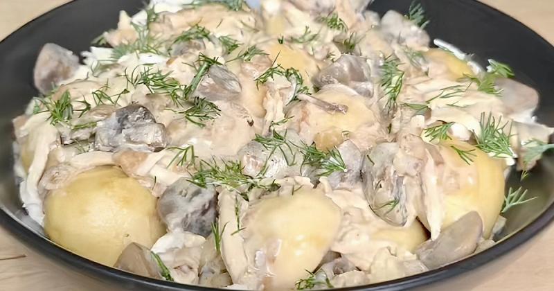 Полтавські парові галушки з грибним соусом: традиційний рецепт української гастрономії.