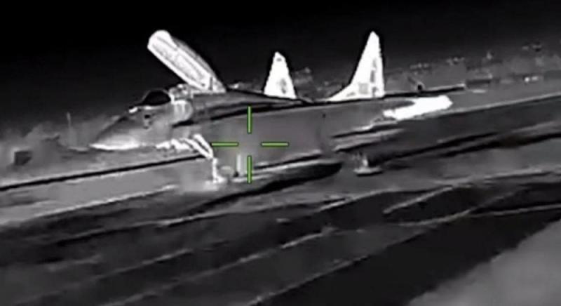 В Криму безпілотники мали можливість атакувати макет МіГ-29 загарбників, але мета виявилася занадто переконливою, - повідомляють ЗМІ.