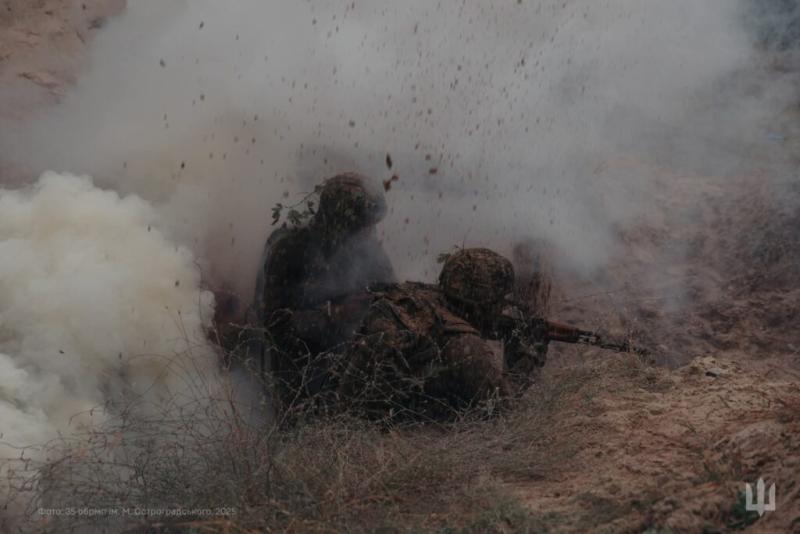 Від початку доби на фронті зафіксовано 108 бойових зіткнень, найбільш напружена ситуація спостерігається на Покровському напрямку.