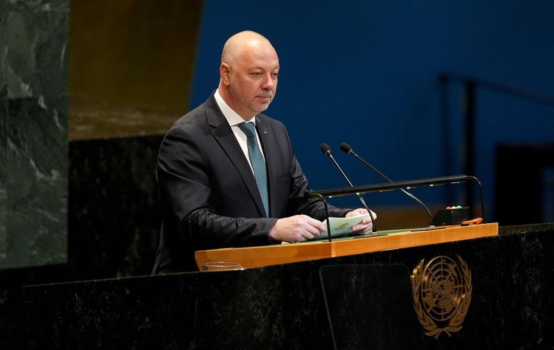 Парламент Болгарії затвердив відставку уряду в умовах масових протестів.