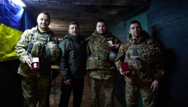 Зеленський отримав інформацію про стан оборони Куп'янська та про заходи щодо звільнення міста від противника.