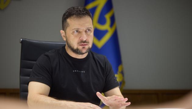 Введено в дію санкції проти майже 700 суден, що належать тіньовому флоту Росії, - повідомив Зеленський.