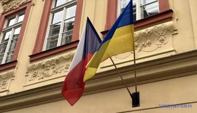 Сенат Чехії вирішив встановити український прапор біля свого приміщення.