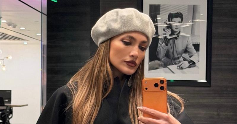 Джей Ло вразила своїх шанувальників, продемонструвавши елегантний стиль