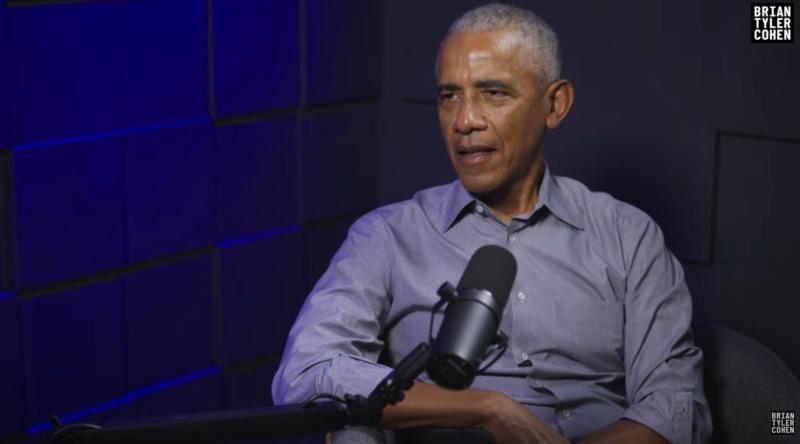 Барак Обама уникнув коментарів щодо критики Дональда Трампа, пов’язаної з відео, на якому зображена мавпа з його обличчям.