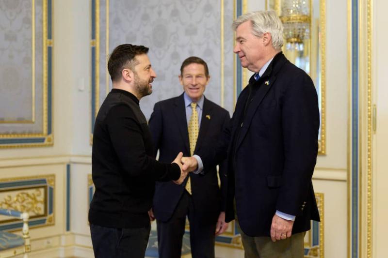 Зеленський провів зустріч із сенаторами США, на якій обговорив питання санкцій проти Російської Федерації.