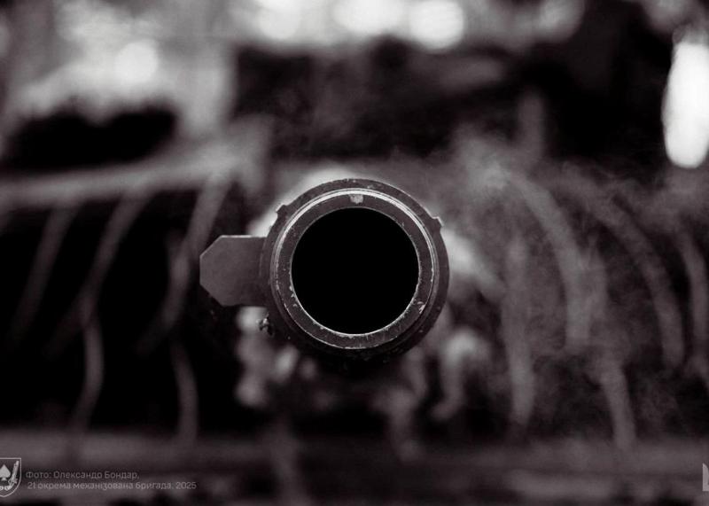 Збройні сили України успішно протистоять наступу армії Російської Федерації на дванадцяти фронтах.