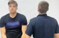 У Чернігівській області до суду передали справу 19-річного хлопця, якого звинувачують у зґвалтуванні неповнолітньої та вбивстві її матері.