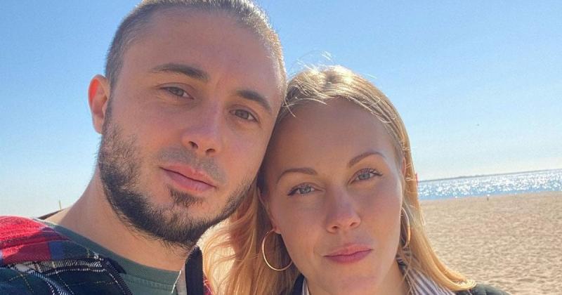 Олена Тополя різко прокоментувала свого колишнього чоловіка та його суперечливу позицію після сексуального скандалу.