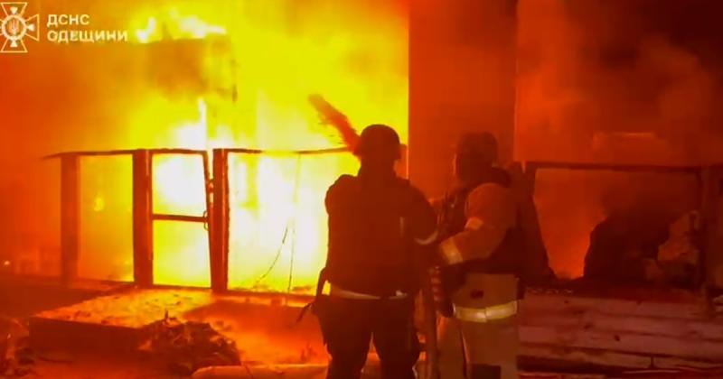 Кіпер: в результаті масштабної атаки безпілотників на Одещині постраждали фермерське господарство та склади для зберігання зерна.