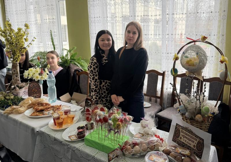 У ліцеї міста Бурштин учні зуміли зібрати близько 130 тисяч гривень для підтримки військових, які потребують лікування.