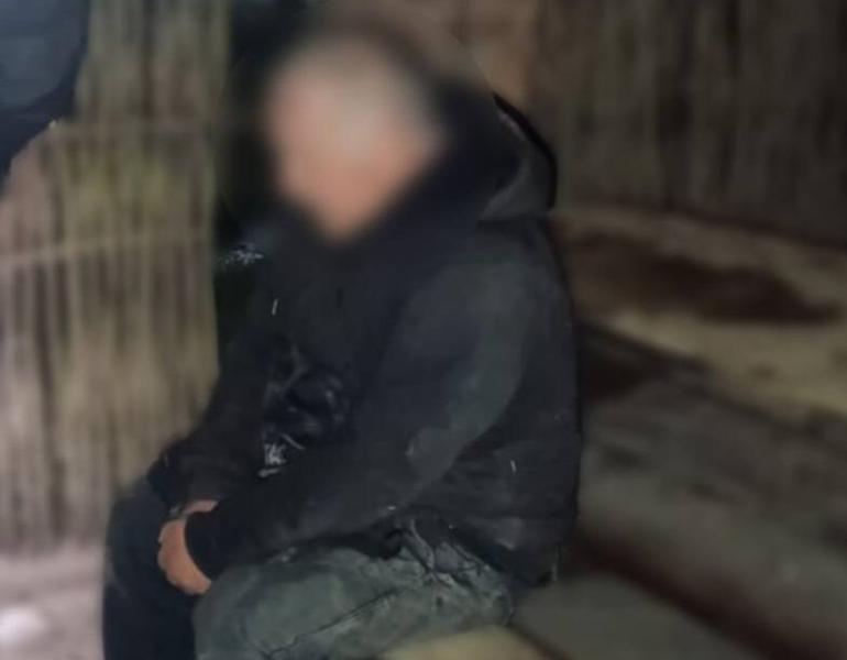 Поліцейські з Прикарпаття надали допомогу чоловікові, який заблукав і не міг відшукати шлях додому.