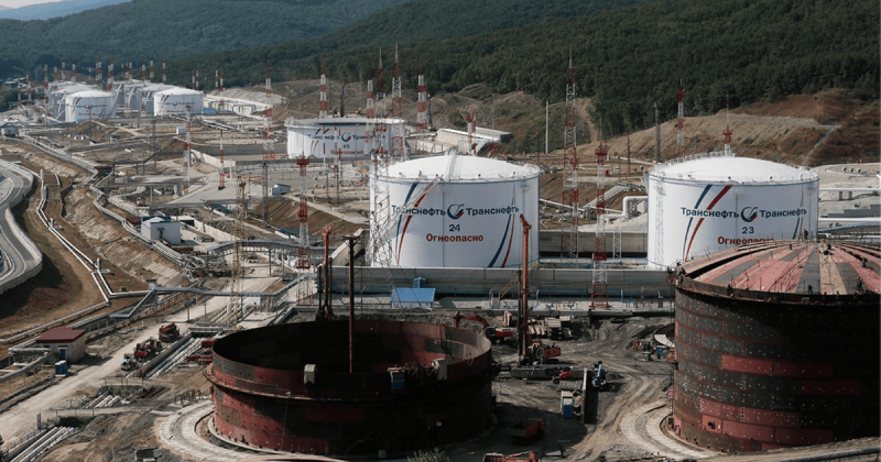 Пожежа спалахнула на важливому нафтовому терміналі Росії: Українські сили атакували Новоросійськ.