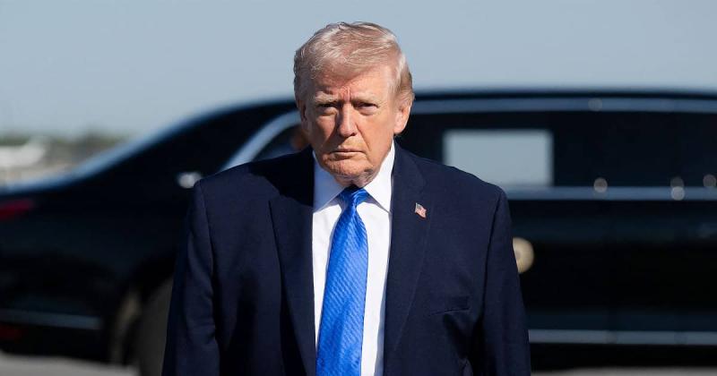 Трамп оголосив, що не планує здійснювати військову інвазію до Канади.