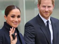 Меган Маркл в елегантній шовковій сукні відтінку шартрез була помічена разом із принцем Гаррі на приватному заході Netflix.