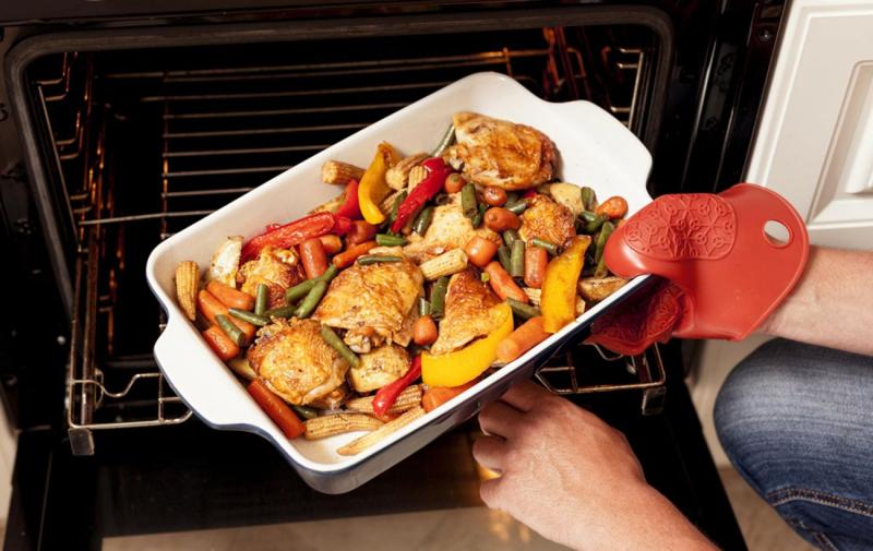 Сухе м'ясо і жорстка випічка? Ось п'ять помилок, які позбавляють страви соковитості.