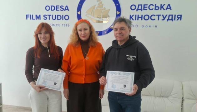 Маріупольський драматичний театр, який переїхав до Ужгорода, розпочне співпрацю з Одеською кіностудією.