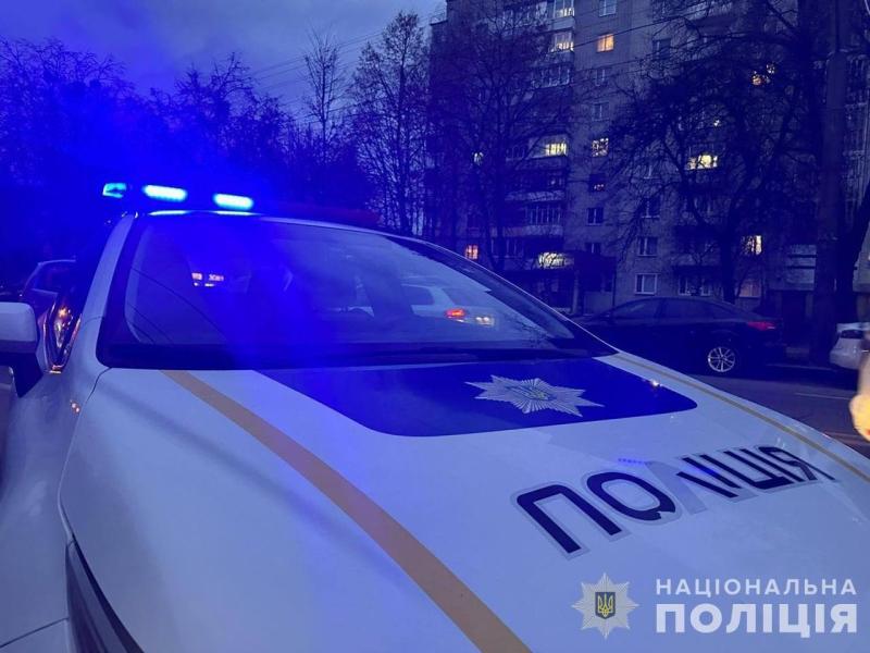 В центрі Чернігова, неподалік від готелю, стався інцидент з використанням зброї: деталі події.