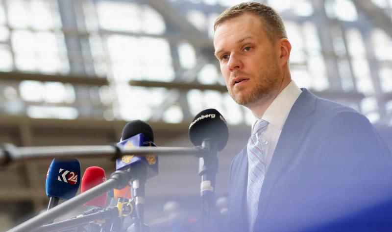 Колишній міністр закордонних справ Литви закликав не панікувати через заяву Зеленського про можливу агресію з боку Росії.