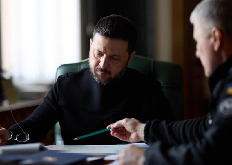 Зеленський скликав засідання Ставки для обговорення трьох важливих питань.