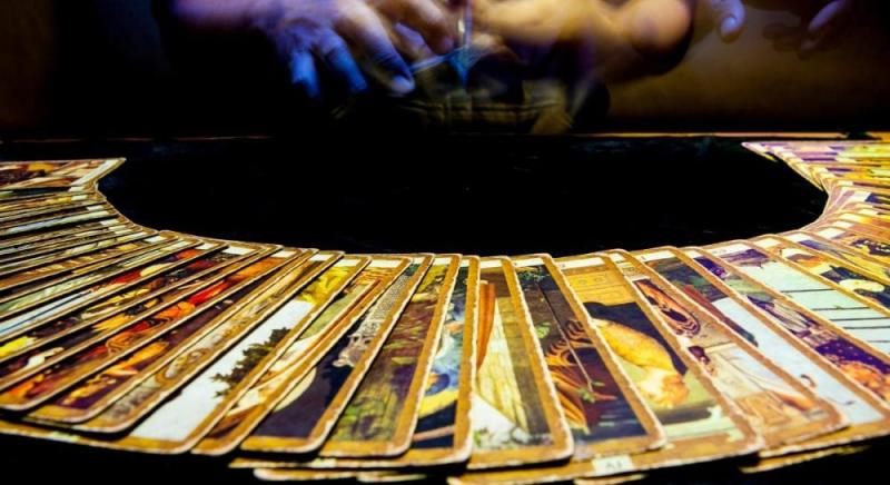 Гороскоп на 28 квітня через карти Таро: Близнюкам слід зосередитися на розвитку, а Козерогам варто запастися терпінням.